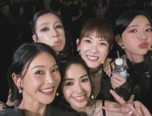 ▲鍾瑶（左1）和郭雪芙、孫可芳、小薰、雷嘉汭在金鐘獎上組成限定女團。（圖／翻攝自IG@aviis_zhong）