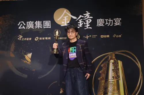 唐從聖首奪金鐘哭了！典禮當天86歲媽突叫不醒　全家急叩找他