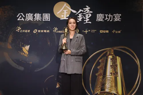 ▲張詩盈以《成功路上》首度抱回金鐘獎，受訪時談及長期昏迷媽媽的近況。（圖／公廣集團提供）