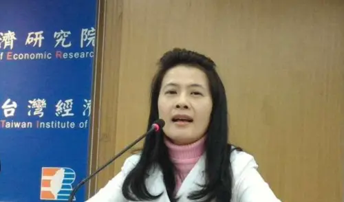 TIER research director Liu discusses the development of Taiwan and its businesses. (TCN)