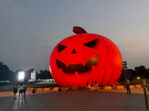 高雄萬聖節來了！衛武營大南瓜最後一次展演　燈光秀、時程表一覽
