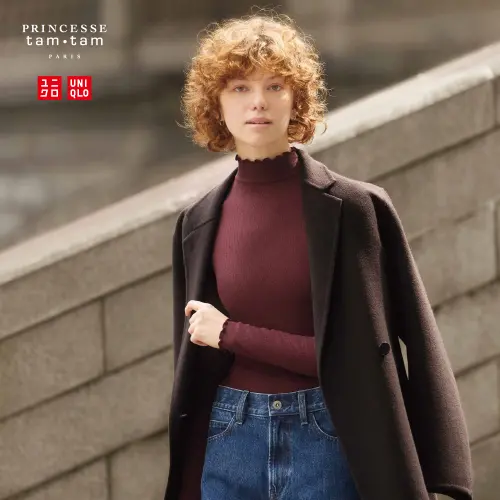 ▲UNIQLO PRINCESSE tam‧tam聯名HEATTECH極暖喀什米爾混紡中高領T恤，被暱稱為「小花發熱衣」。（圖／UNIQLO uniqlo.com）