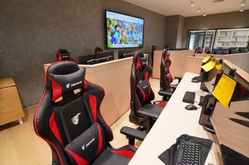 全台最狂圖書館！能打Minecraft、Roblox　新竹縣總圖電競空間曝