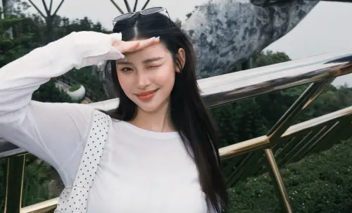 ▲采子（如圖）疑似現身胡瓜的節目《下面一位》，引發網友討論。（圖／翻攝自采子IG@magic_in_me0727）