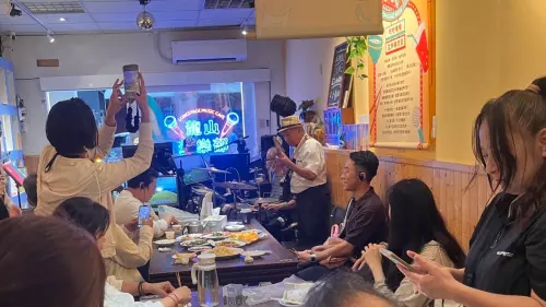 ▲改造後的「艋吃螺螄」柳州鄉愁與艋舺市井味的輕鬆碰撞。（圖／翻攝畫面）