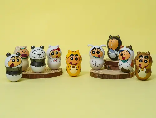 ▲《蠟筆小新》推出「花生搖搖公仔」，小新換上各式可愛動物造型，輕輕碰觸就會左右搖晃，每款129元。（圖／宅一番提供）