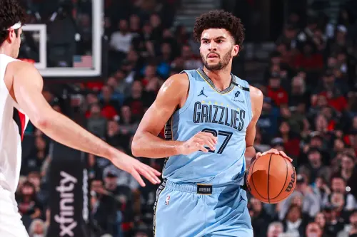 灰熊小布瑟砍大三元改寫NBA 80年歷史　超越詹皇成史上最年輕前鋒