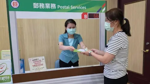 ▲高雄榮總與高雄郵局攜手合作，將醫療院所的專業資源與中華郵政的「未來郵件」服務深度結合。（圖／高雄榮總提供）