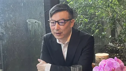 ▲林煒已將大部分生活重心轉往科技產業，與交往多年的女友Cora共同成立科技公司，從昔日當紅小生轉型成科技公司創辦人。（圖／翻攝自林煒臉書）