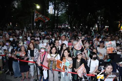 ▲沈伯洋「洋流號」車掃前進台北市中正、萬華區。（圖／記者朱永強攝）