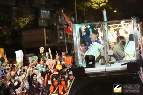 ▲沈伯洋「洋流號」車掃前進台北市中正、萬華區。（圖／台灣新聞攝影協會提供）