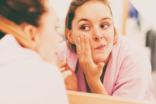 洗臉完有「緊繃感」才算是真的乾淨？皮膚科醫生告訴你關於洗臉的關鍵
