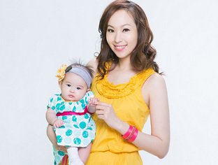 劉喆瑩與小QQ首次曝光 姊妹淘 NOWnews今日新聞