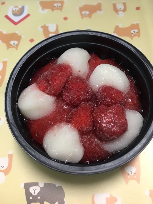 ▲草莓麻糬冰淇淋，口感超驚艷。（圖／翻攝自Dcard）